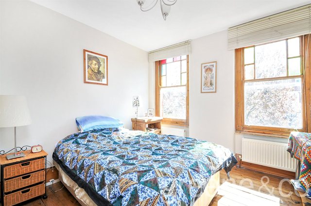 Image of 2 bedroom Flat for sale in Fairfield Road London N8 at Crouch End London Hornsey, N8 9HG