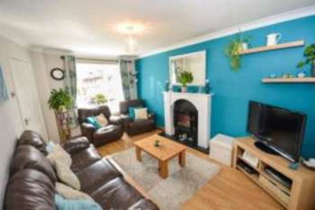  Image of 2 bedroom End of Terrace for sale in Falcon Gardens Wick Littlehampton BN17 at Wick Littlehampton Wick, BN17 7RB