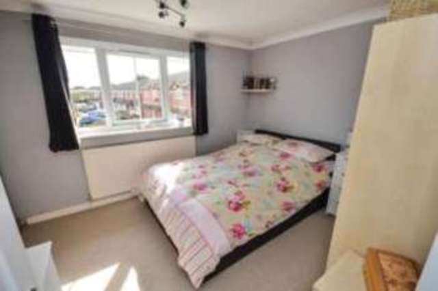  Image of 2 bedroom End of Terrace for sale in Falcon Gardens Wick Littlehampton BN17 at Wick Littlehampton Wick, BN17 7RB