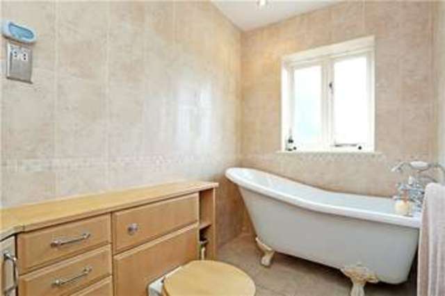  Image of 5 bedroom Detached house for sale in Farleigh Road Warlingham CR6 at Warlingham Surrey Farleigh, CR6 9EL
