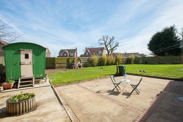  Image of 7 bedroom Detached house for sale in Fen Road Stickford Boston PE22 at Fen Road Stickford Boston, PE22 8EX