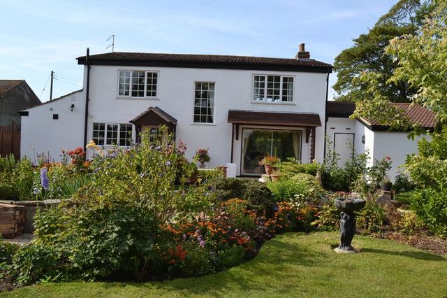  Image of 3 bedroom Detached house for sale in Ferry Road Goxhill Barrow-upon-Humber DN19 at Ferry Road  Goxhill, DN19 7NJ
