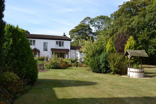  Image of 3 bedroom Detached house for sale in Ferry Road Goxhill Barrow-upon-Humber DN19 at Ferry Road  Goxhill, DN19 7NJ
