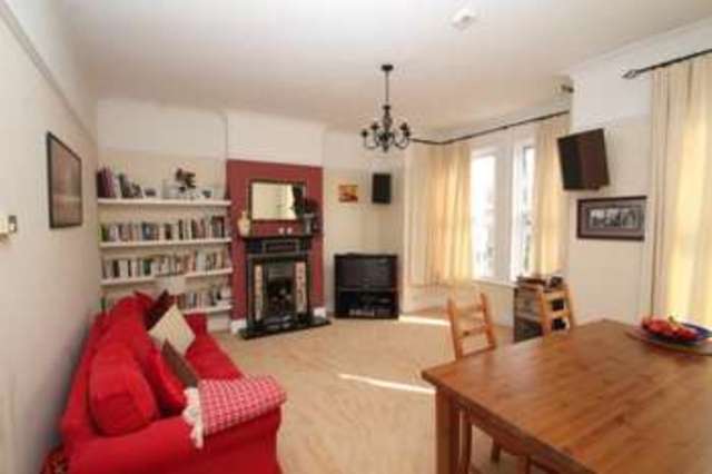  Image of 3 bedroom Maisonette to rent in Roxborough Park Harrow-on-the-Hill Harrow HA1 at Roxborough Park  Harrow on the Hill, HA1 3AY