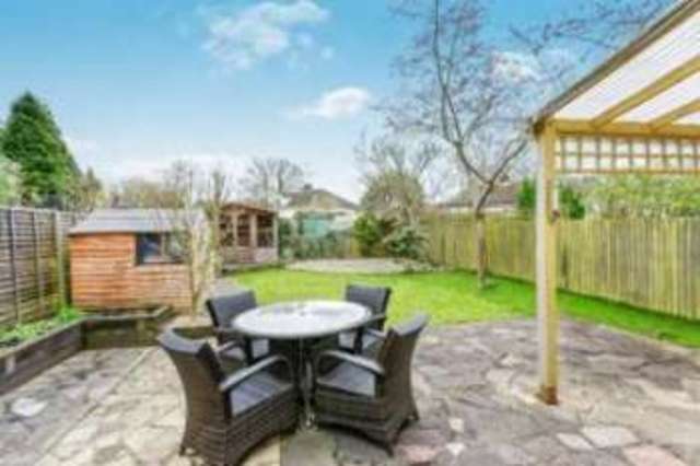  Image of 2 bedroom Flat for sale in Pondtail Road Fleet GU51 at Fleet Hampshire Fleet, GU51 3JN