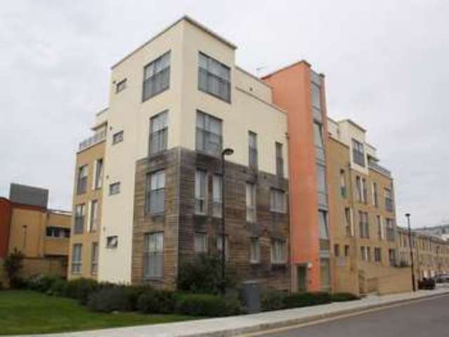  Image of 2 bedroom Flat to rent in Fortune Avenue Burnt Oak Edgware HA8 at EDGWARE EDGWARE, HA8 0FD