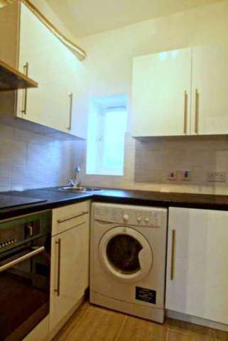  Image of 2 bedroom Flat to rent in Fulham Road London SW6 at Fulham Road Fulham London, SW6 1DU