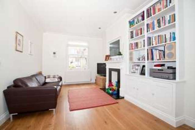  Image of 3 bedroom Flat for sale in Gainsborough Road London W4 at Chiswick, W4 1NJ