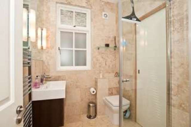  Image of 3 bedroom Flat for sale in Gainsborough Road London W4 at Chiswick, W4 1NJ