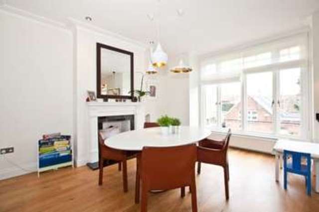 Image of 3 bedroom Flat for sale in Gainsborough Road London W4 at Chiswick, W4 1NJ
