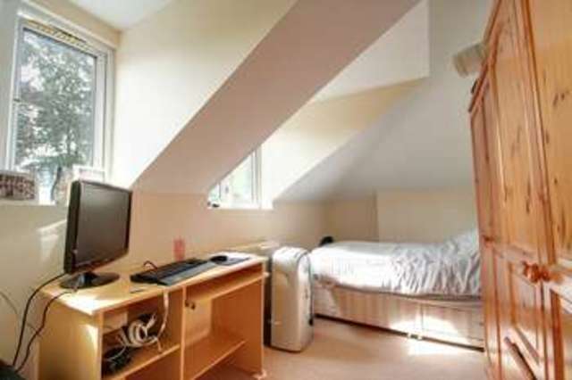  Image of 3 bedroom Flat for sale in Bycullah Road Enfield EN2 at Geldard House Bycullah Road Enfield, EN2 8EE