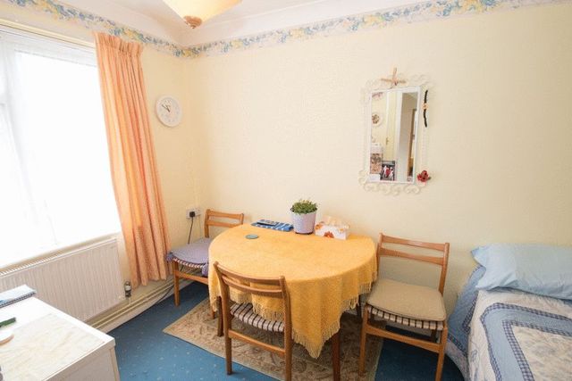  Image of 2 bedroom Flat for sale in Gilbert Road Chichester PO19 at Gilbert Road  Chichester, PO19 3NR