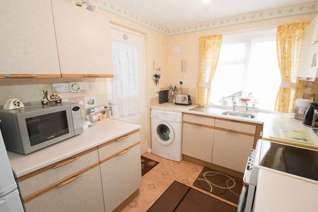  Image of 2 bedroom Flat for sale in Gilbert Road Chichester PO19 at Gilbert Road  Chichester, PO19 3NR