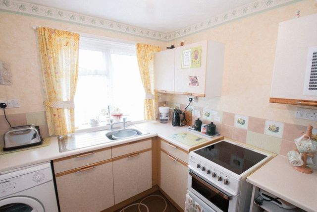  Image of 2 bedroom Flat for sale in Gilbert Road Chichester PO19 at Gilbert Road  Chichester, PO19 3NR