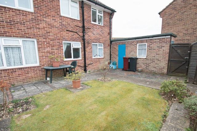  Image of 2 bedroom Flat for sale in Gilbert Road Chichester PO19 at Gilbert Road  Chichester, PO19 3NR