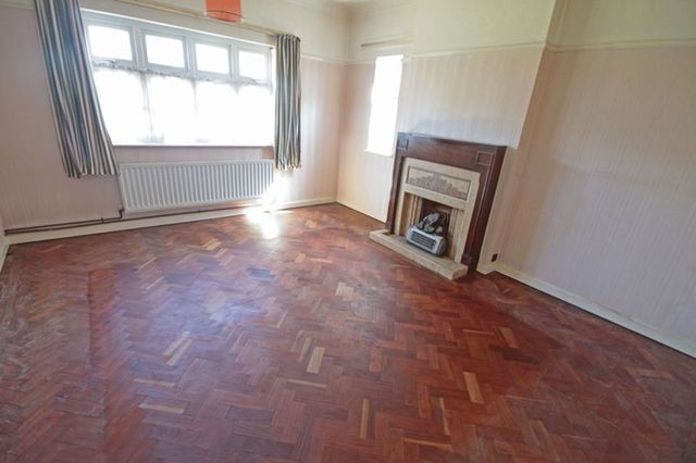  Image of 3 bedroom Detached house for sale in Gilhams Avenue Banstead SM7 at Gilhams Avenue  Banstead, SM7 1QW