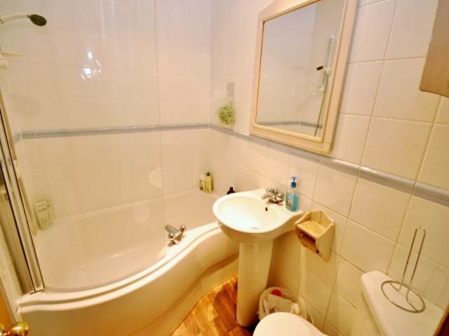  Image of 3 bedroom Flat to rent in Glen Street Edinburgh EH3 at Tollcross Edinburgh Edinburgh, EH3 9JF