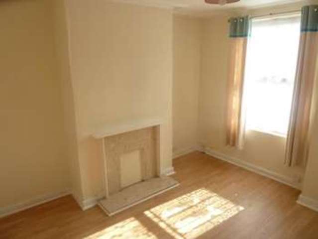  Image of 2 bedroom Detached house to rent in Glensdale Mount Leeds LS9 at Leeds, LS9 9JQ