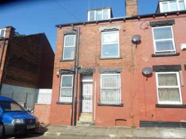  Image of 2 bedroom Detached house to rent in Glensdale Mount Leeds LS9 at Leeds, LS9 9JQ