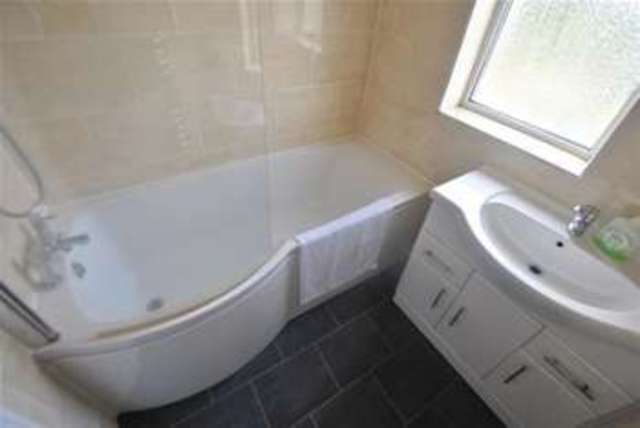  Image of 3 bedroom Terraced house to rent in Glenwood Gardens Ilford IG2 at Glenwood Gardens  Ilford, IG2 6XT