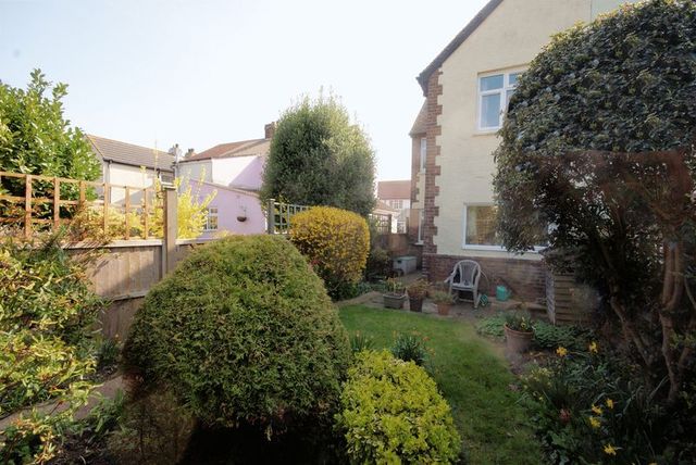  Image of 3 bedroom Terraced house for sale in Gosport Road Lee-on-the-Solent PO13 at Gosport Road  Lee-On-The-Solent, PO13 9EN