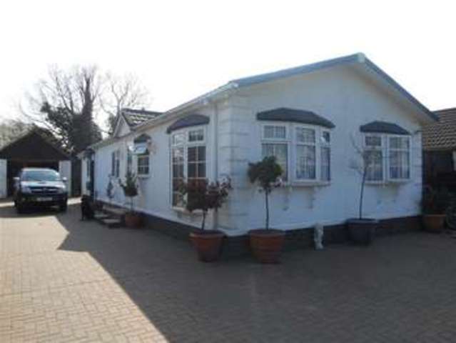 Image of 3 bedroom Bungalow for sale in Grange Road Pitsea Basildon SS13 at Pitsea Basildon Basildon, SS13 2LW