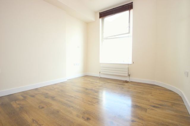  Image of 2 bedroom Flat to rent in Gray