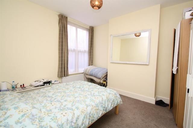  Image of 3 bedroom Property for sale in Green Lanes London N13 at Green Lanes London London, N13 4TY