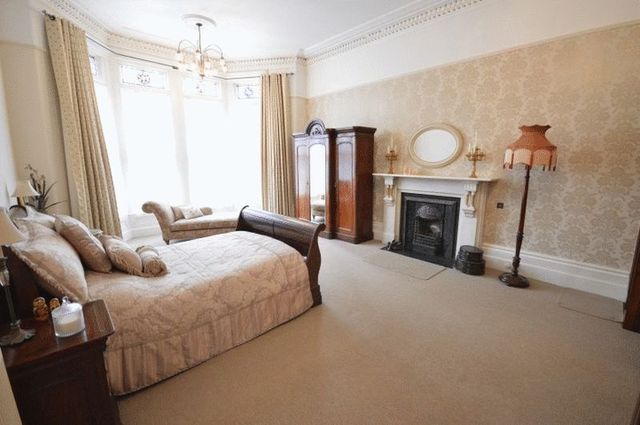  Image of 2 bedroom Flat for sale in Greenbank Drive Sefton Park Liverpool L17 at Greenbank Drive Sefton Park Liverpool, L17 1AN