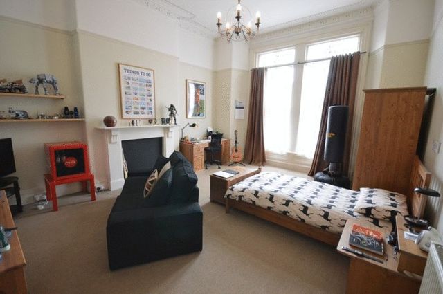  Image of 2 bedroom Flat for sale in Greenbank Drive Sefton Park Liverpool L17 at Greenbank Drive Sefton Park Liverpool, L17 1AN