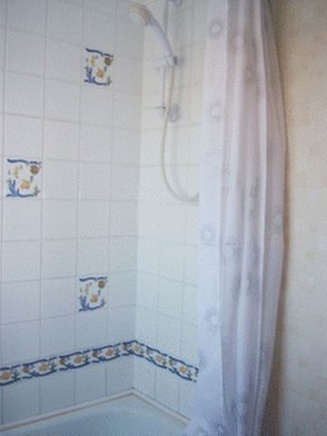  Image of 2 bedroom Terraced house to rent in Greenloanings Kirkcaldy KY2 at Greenloanings  Kirkcaldy, KY2 6NJ
