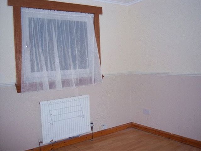  Image of 2 bedroom Terraced house to rent in Greenloanings Kirkcaldy KY2 at Greenloanings  Kirkcaldy, KY2 6NJ