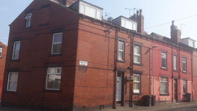  Image of 4 bedroom Terraced house to rent in Greenock Place Armley Leeds LS12 at Greenock Place  Leeds, LS12 3JP