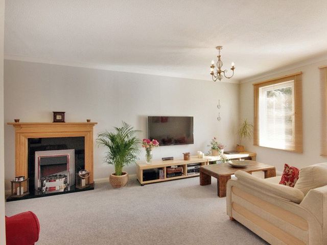  Image of 4 bedroom Detached house for sale in Greyhound Slip Worth Crawley RH10 at Greyhound Slip Worth Crawley, RH10 7FP