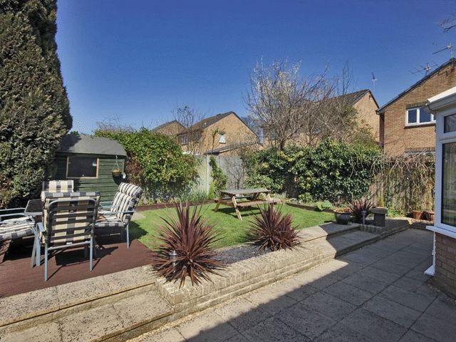  Image of 4 bedroom Detached house for sale in Greyhound Slip Worth Crawley RH10 at Greyhound Slip Worth Crawley, RH10 7FP