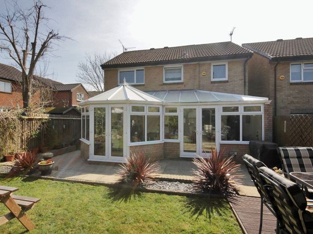  Image of 4 bedroom Detached house for sale in Greyhound Slip Worth Crawley RH10 at Greyhound Slip Worth Crawley, RH10 7FP