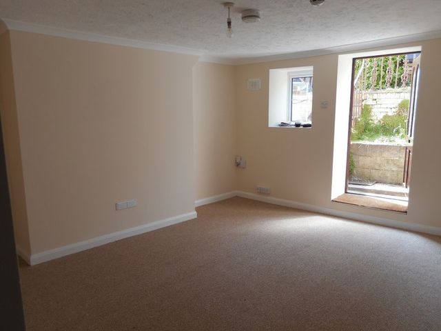  Image of 1 bedroom Flat to rent in Grosvenor Place Exeter EX1 at Belmont Road  Exeter, EX1 2HJ