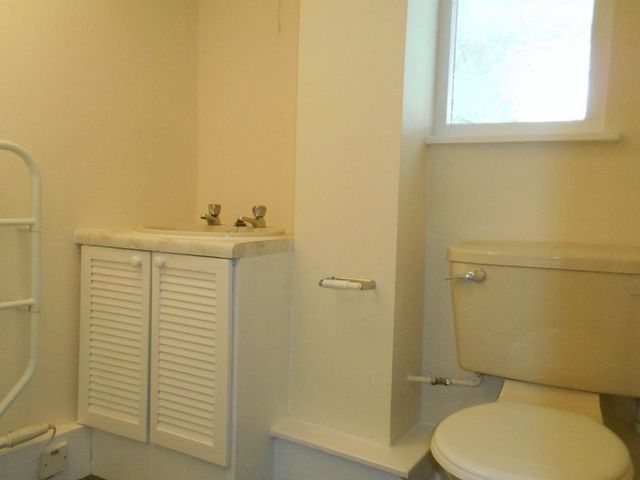  Image of 1 bedroom Flat to rent in Grosvenor Place Exeter EX1 at Belmont Road  Exeter, EX1 2HJ