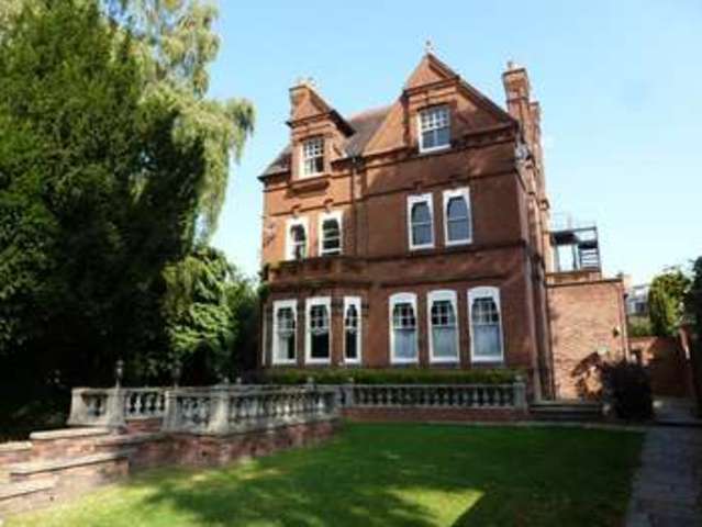  Image of Ground Flat to rent in Barbourne Crescent Worcester WR1 at Thornloe Court Barbourne Crescent Worcester, WR1 3JF