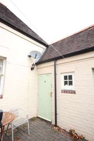  Image of Ground Flat to rent in Barbourne Crescent Worcester WR1 at Thornloe Court Barbourne Crescent Worcester, WR1 3JF