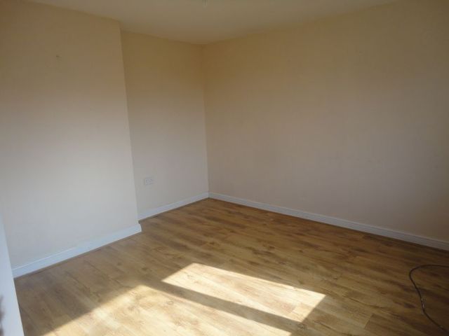  Image of 3 bedroom Semi-Detached house to rent in Hadfield Road Heckmondwike WF16 at Hadfield Road  Heckmondwike, WF16 9PN