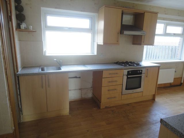  Image of 3 bedroom Semi-Detached house to rent in Hadfield Road Heckmondwike WF16 at Hadfield Road  Heckmondwike, WF16 9PN