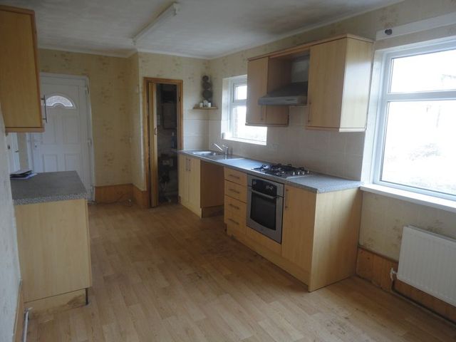  Image of 3 bedroom Semi-Detached house to rent in Hadfield Road Heckmondwike WF16 at Hadfield Road  Heckmondwike, WF16 9PN