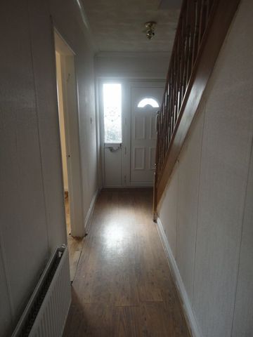  Image of 3 bedroom Semi-Detached house to rent in Hadfield Road Heckmondwike WF16 at Hadfield Road  Heckmondwike, WF16 9PN