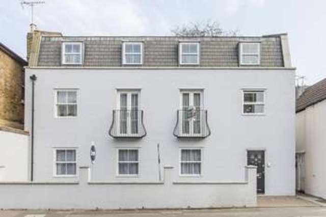  Image of 2 bedroom Property for sale in Thames Street Hampton TW12 at Thames Street  Hampton, TW12 2DX