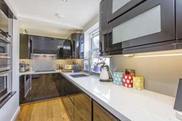  Image of 2 bedroom Property for sale in Thames Street Hampton TW12 at Thames Street  Hampton, TW12 2DX