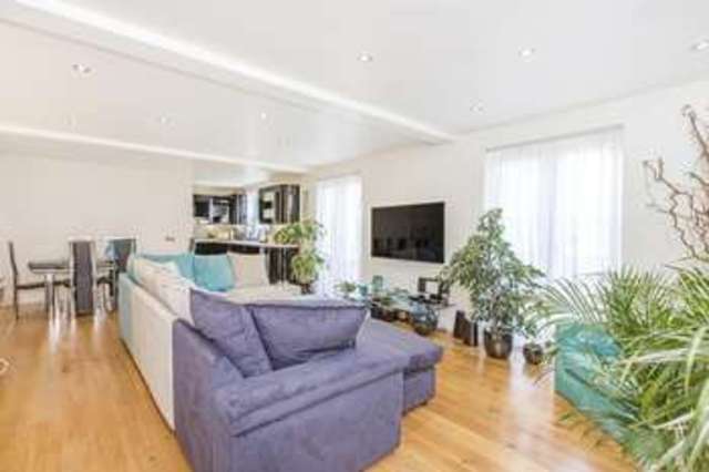  Image of 2 bedroom Property for sale in Thames Street Hampton TW12 at Thames Street  Hampton, TW12 2DX