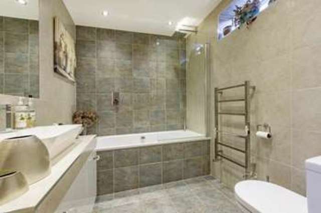  Image of 2 bedroom Property for sale in Thames Street Hampton TW12 at Thames Street  Hampton, TW12 2DX