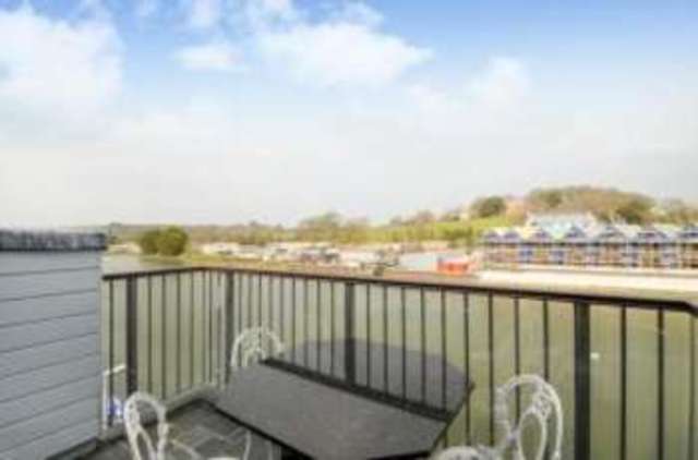  Image of 3 bedroom Flat for sale in Town Quay Harbour Road Wadebridge PL27 at Harbour Road Wadebridge Wadebridge, PL27 7AU