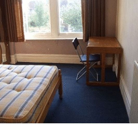  Image of 1 bedroom Property to rent in Harcourt Road Redland Bristol BS6 at Harcourt Road  Bristol, BS6 7RG